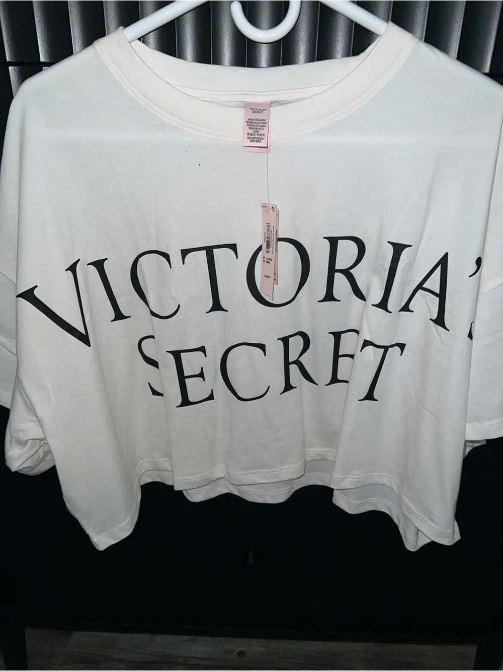 NWT Victoria's Secret Soft White Logo Cropped Tee Sz XS - Picture 1 of 3